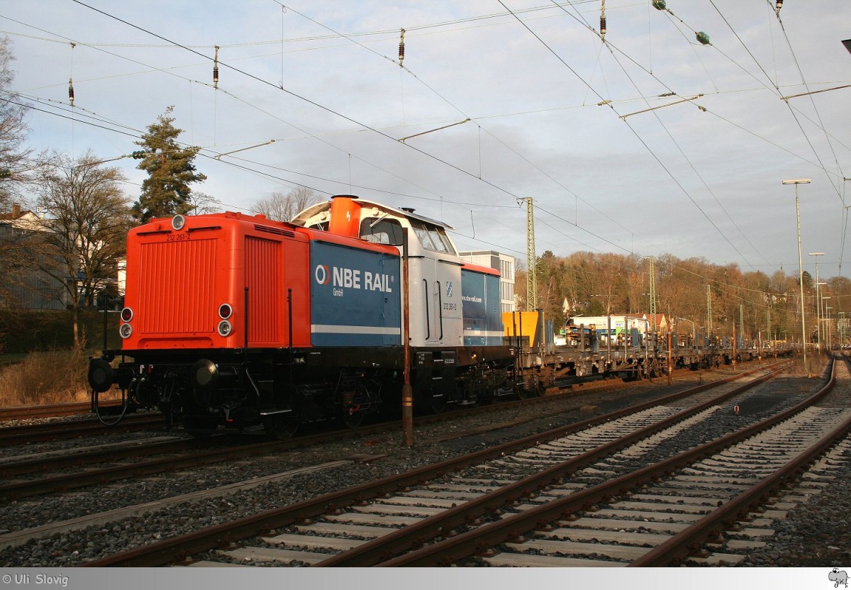 212 261-2 der NBE Rail GmbH stand am Morgen des 8. Februar 2014 mit einem Schienenzug für die Neubaustrecke Nürnberg - Erfurt im Güterbahnhof Coburg.