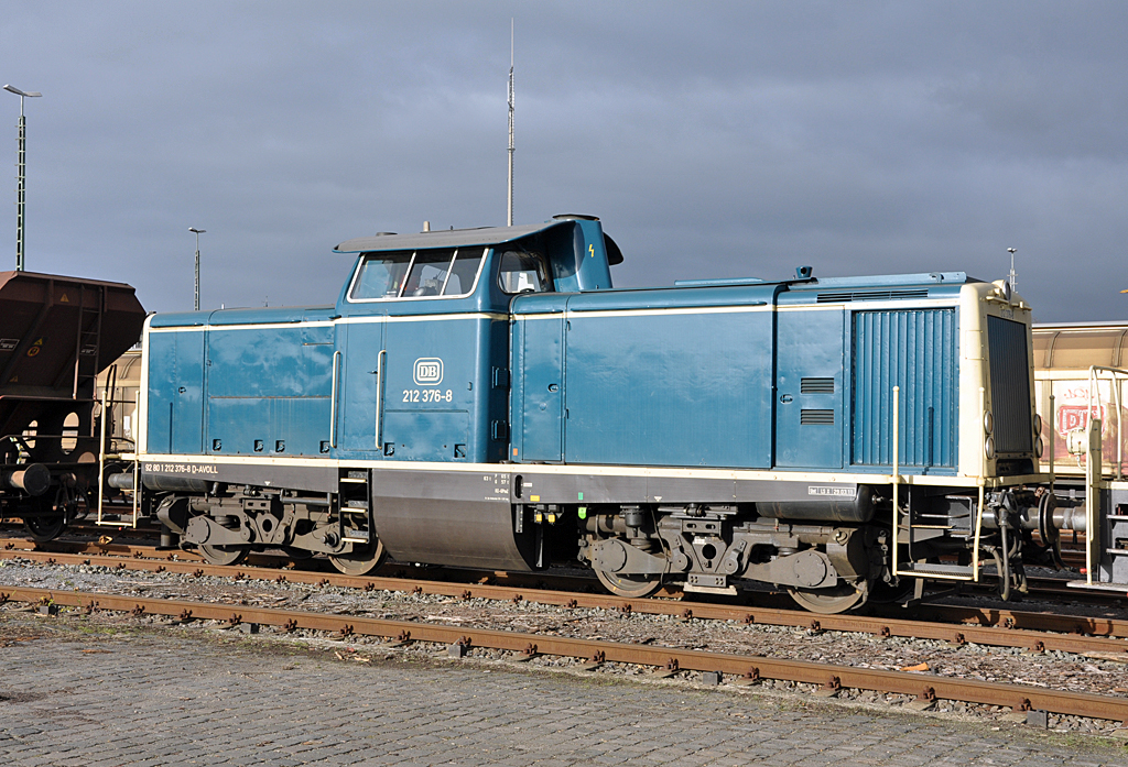 212 376-8 Lokportrait im Bf Euskirchen - 06.12.2013