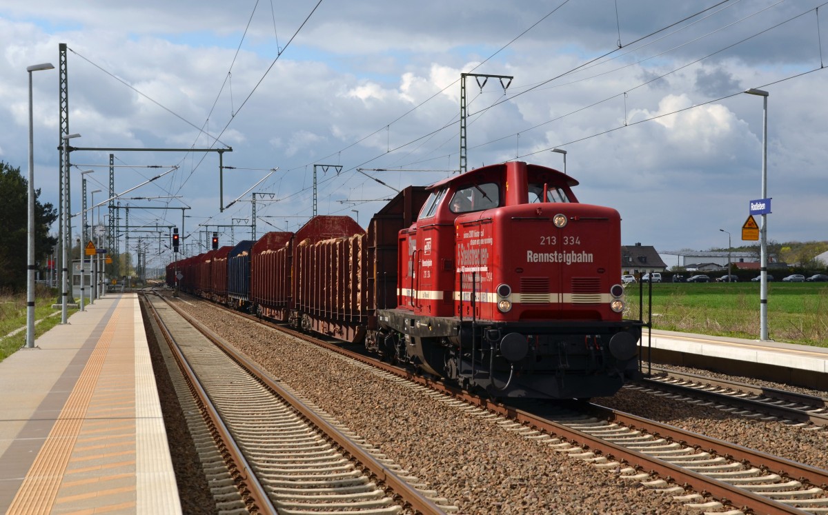 213 334 führte am 17.04.15 einen Holzzug durch Rodleben Richtung Wittenberg.