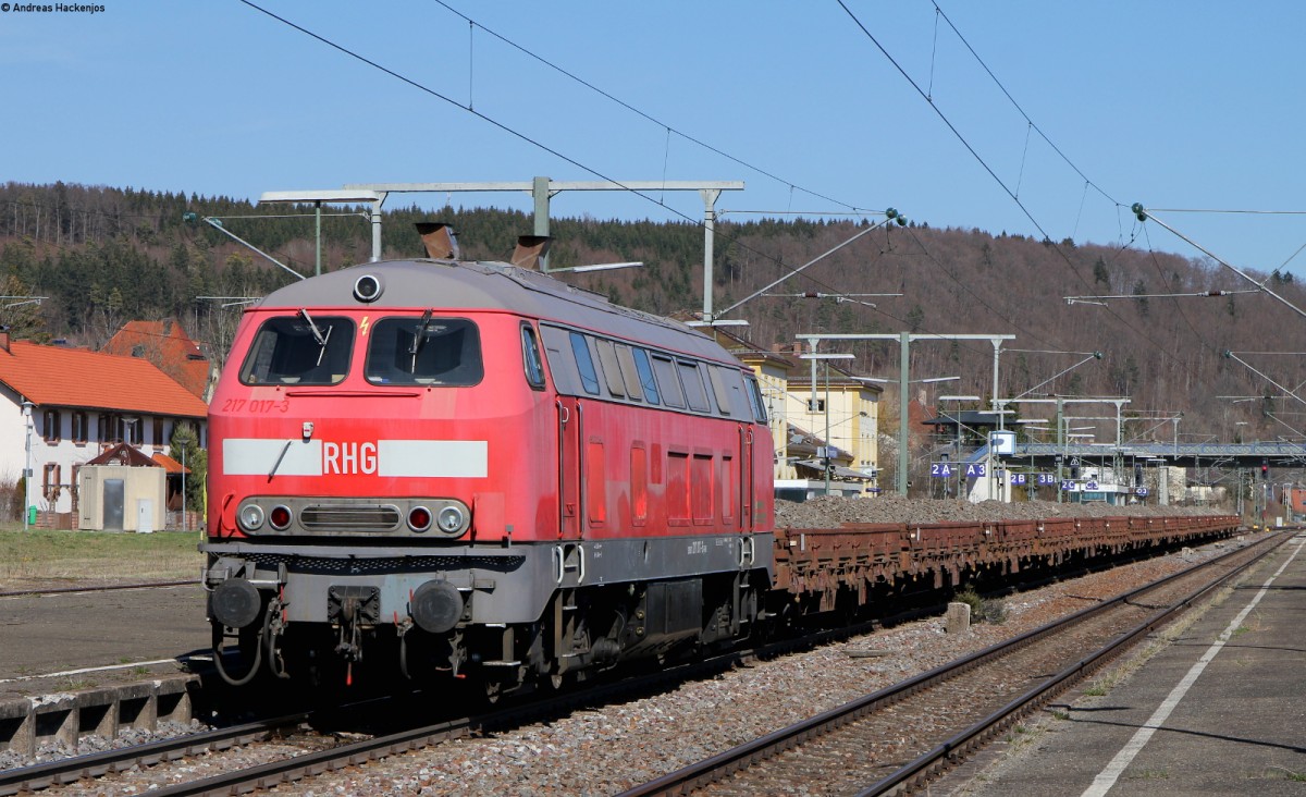 217 017-3 mit dem DGV  93643 (Radolfzell-Homburg(Saar) Hbf) in Immendingen 7.4.15