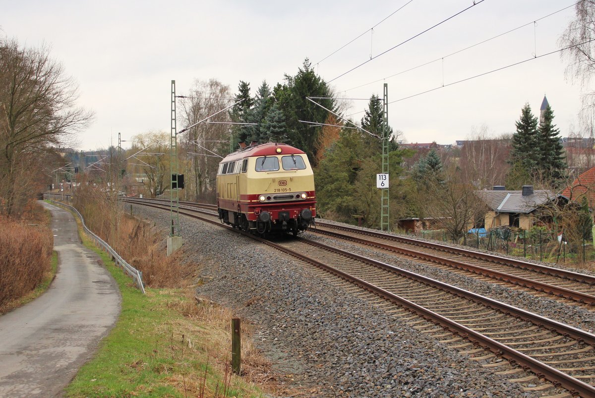 218 105-5 zu sehen am 22.03.17 in Plauen/V. Sie fuhr von Passau nach Gera. Gruß an den Tf zurück ;)