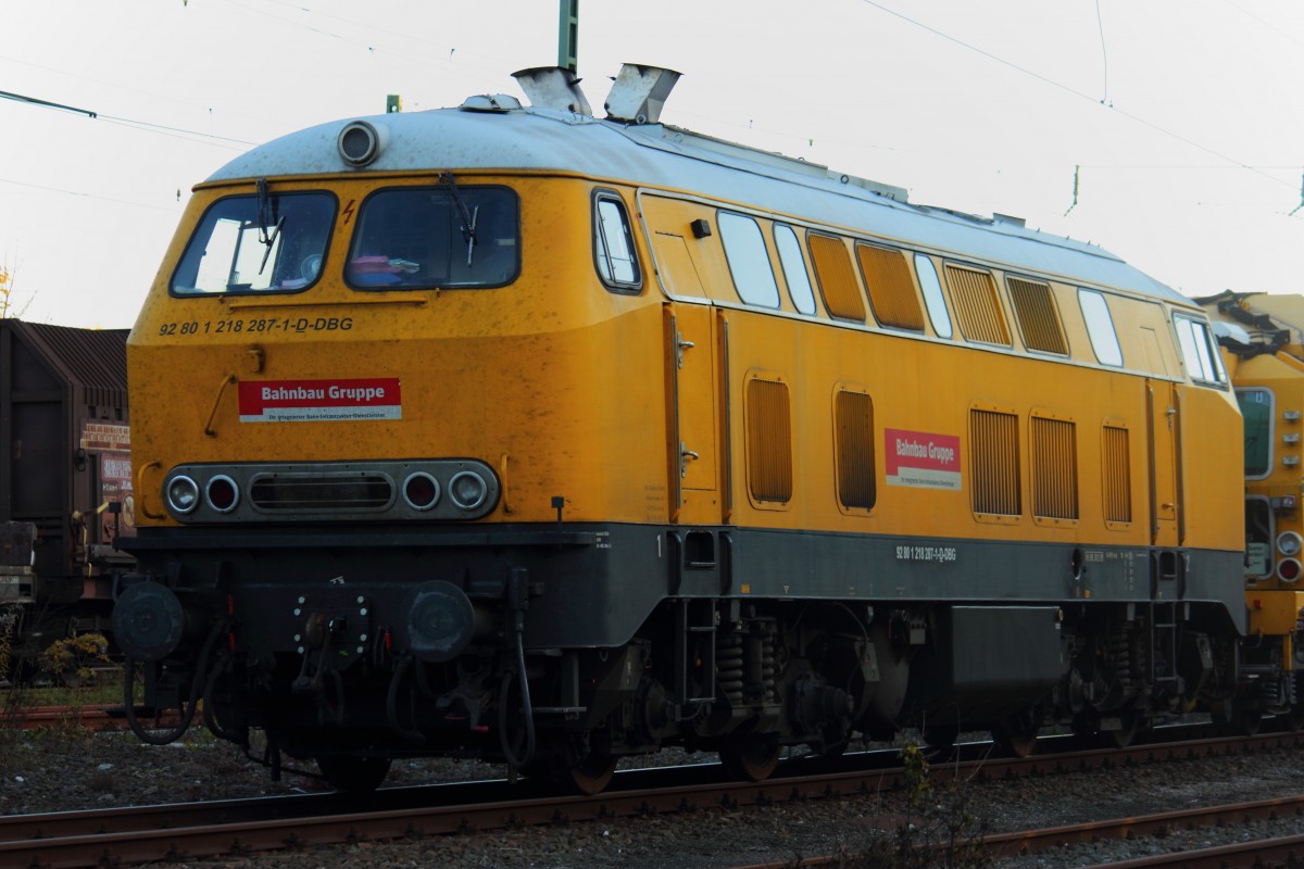 218 287-1 der Bahnbau Gruppe in Coburg am 31.10.2011.