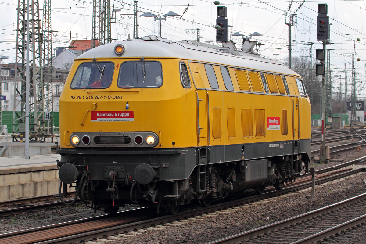 218 287-1 in Bremen Hbf. 25.3.2014