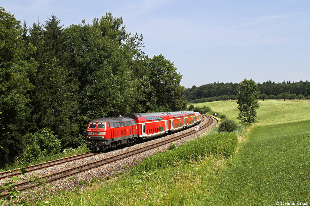 218 409 mit IRE 4225 am 11.07.2015 bei Meckenbeuren.