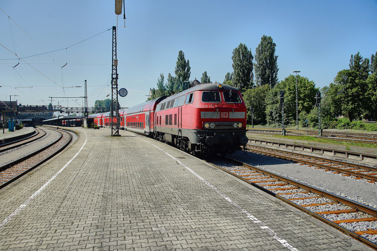 218 412-5 ist am 25.05.16 als RB 57770 nach Ulm Hbf. unterwegs gesehen in Lindau/Bodensee.