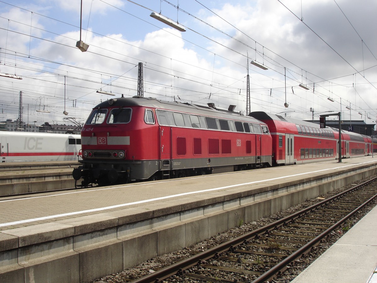 218 421-6 DB AG Munchen Hbf August 2009 - Bahnvideos in Youtube - http://www.youtube.com/user/cortiferroviariamato/videos 09.04.2014 