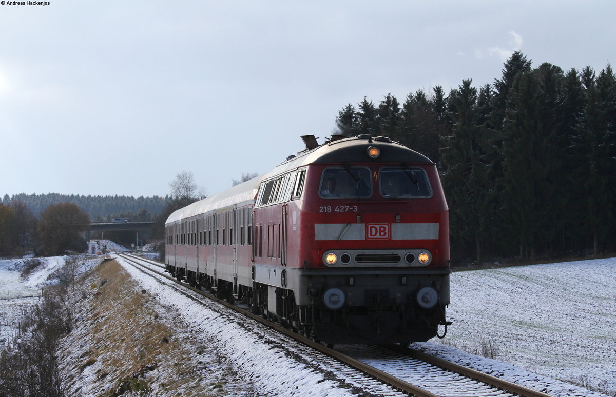 218 427-3 mit dem RE22304 (Neustadt(Schwarz)-Rottweil) bei Zollhaus 19.11.17