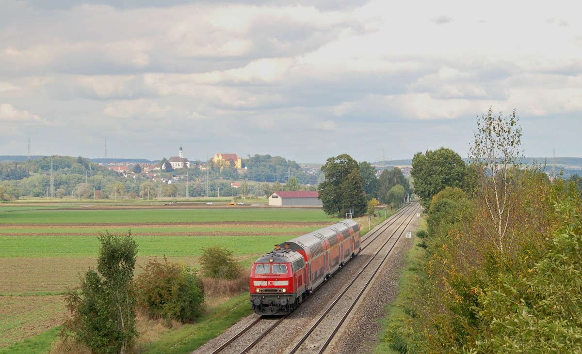 218 439-8 mit IRE, Stuttgart Hbf - Lindau Hbf, zwischen Erbach(Württ) und Laupheim. 25.09.2015