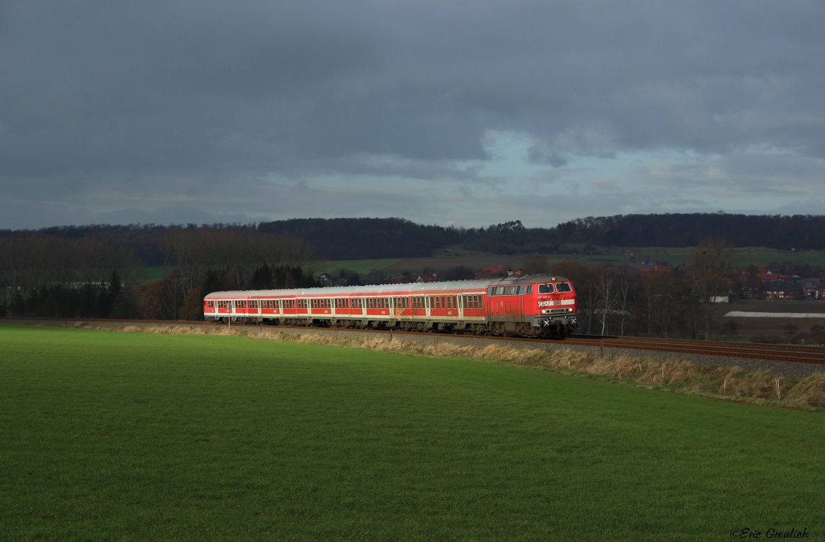218 451 am 08.12.2014 mit einem RE nach Bad Harzburg bei Klein Elbe.
