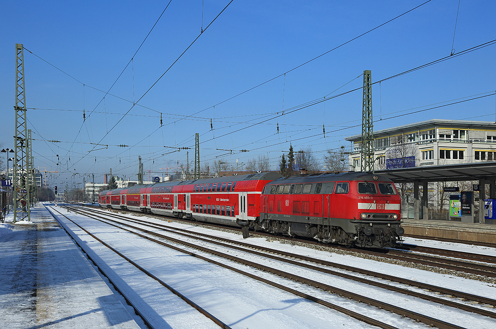 218 465 passes Heimeranplatz whilst working RB27067,  the 1207 Munchen Hbf toMuhldorf, 4 Feb 2015