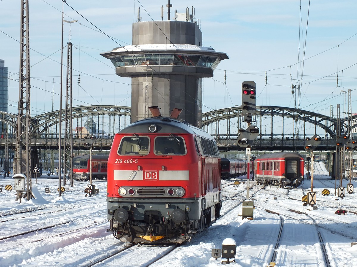 218 469 am 02.01.2015 im Gleisvorfeld des Münchener Hauptbahnhofs.