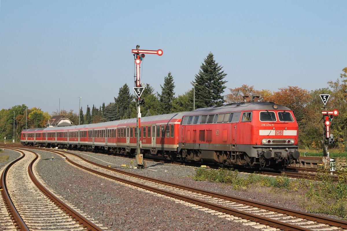 218 474-5 (Baujahr: 1977) mit RE 14065 Hannover Hauptbahnhof-Bad Harzburg auf Bahnhof Goslar am 3-10-2014. Seit 14-12-2014 kommen die V164 nicht mehr Goslar und Bad Harzburg.