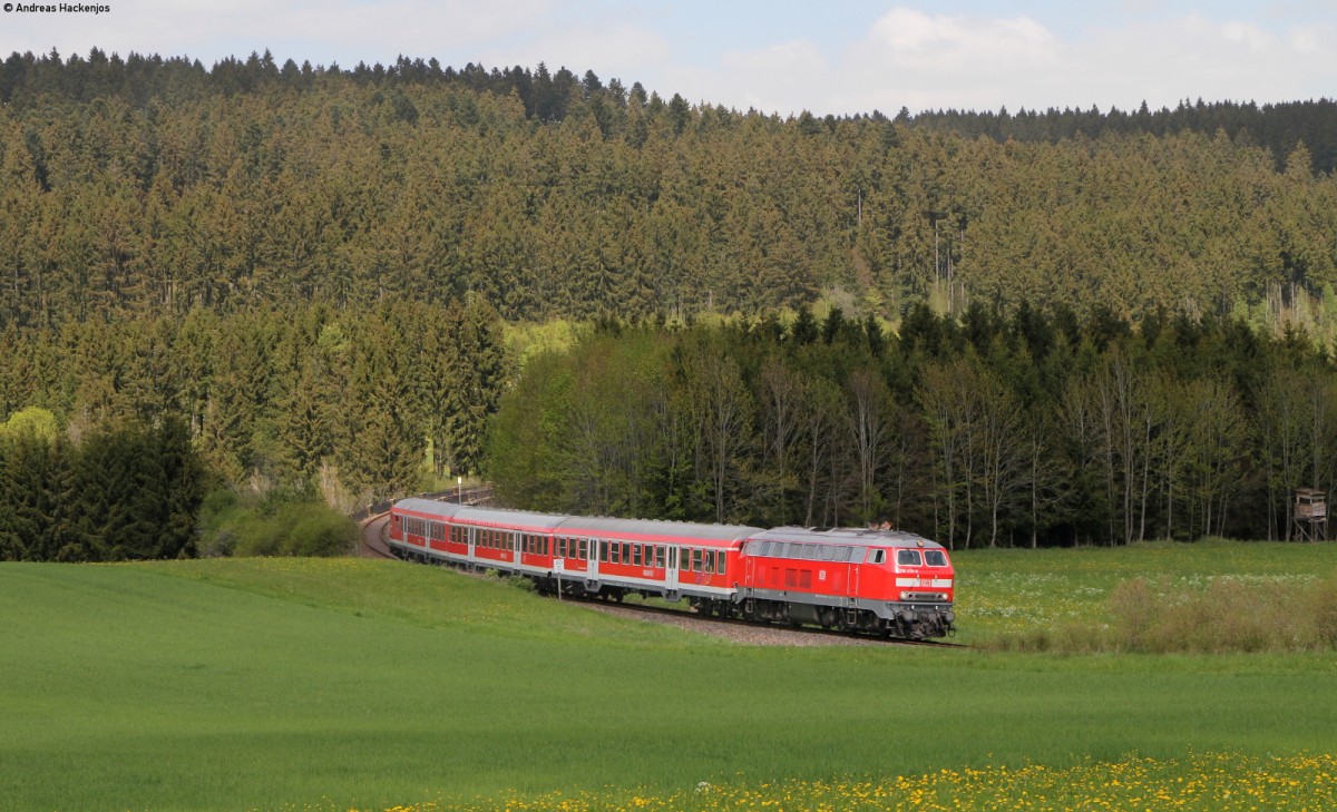 218 476-0 mit dem RE 22311 (Rottweil-Neustadt(Schwarzw)) bei Unadingen 4.5.14