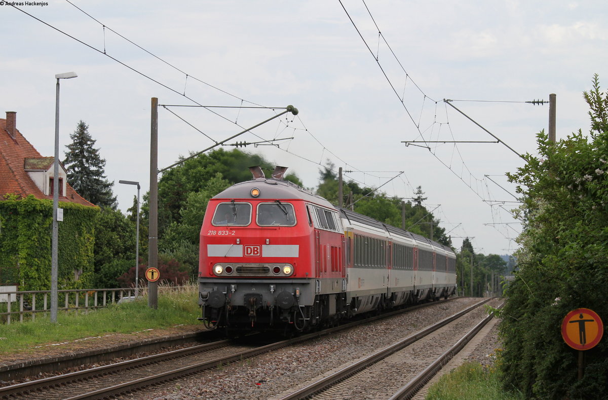 218 833-2 mit dem IC 184 (Zürich HB-Stuttgart Hbf) bei Mühlhausen 8.7.16