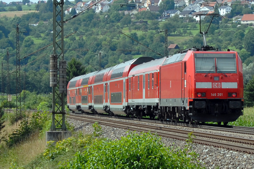 22.07.2017 Streckenabschnitt Uhingen 146 201 - in der Zusammenstellung hab ich jetzt auch noch keinen IRE gesehen, ich nehm mal an, sind viele Fahrradfahren an Bord