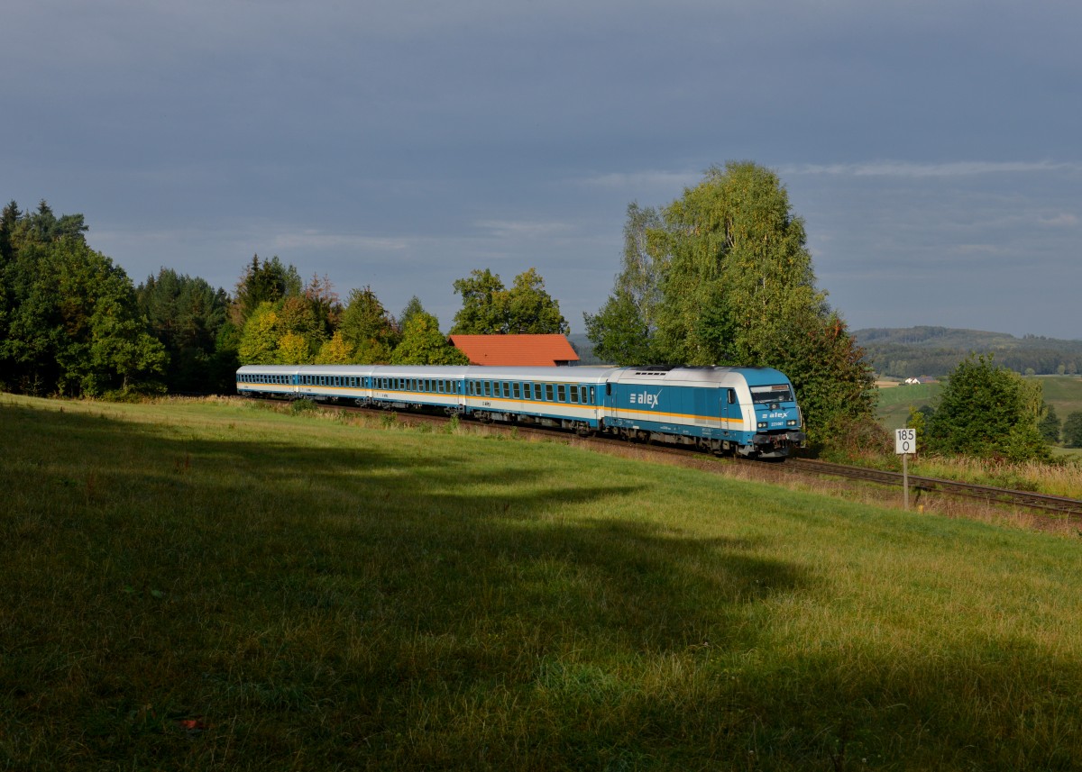 223 067 mit ALX 352 am 03.10.2015 bei Klöpflesberg. 