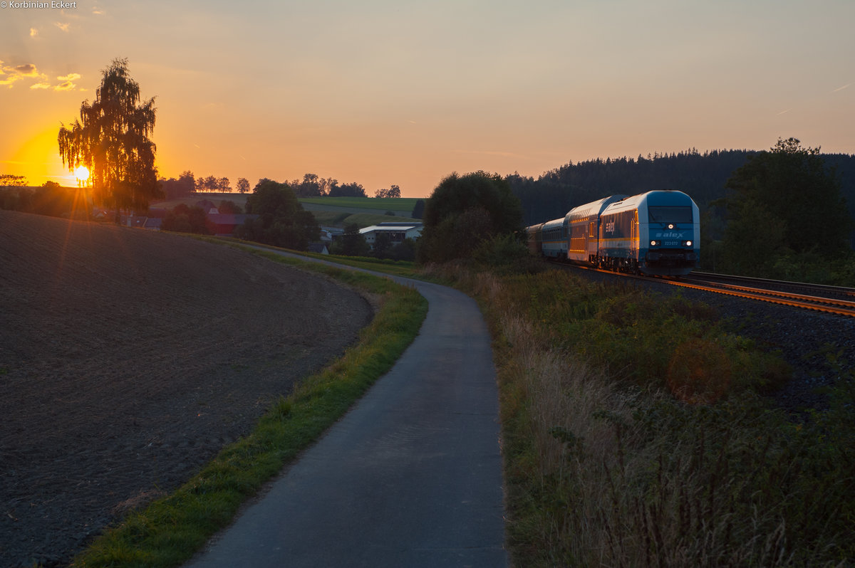 223 072 mit dem ALX 84121 von Hof Hbf nach München Hbf bei Marktredwitz, 11.09.2016