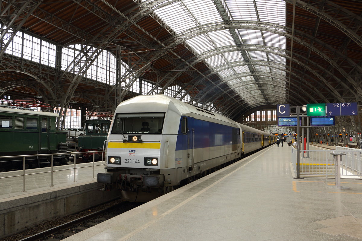223 144 der MRB mit dem RE nach Chemnitz in Leipzig Hbf. Fotografert am 29.03.2016. 