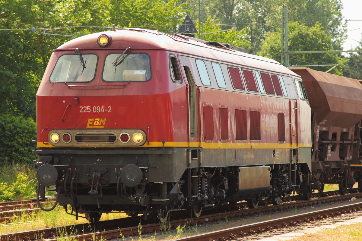 225 094-2 EBM in Hochstadt/ Marktzeuln am 11.06.2016.