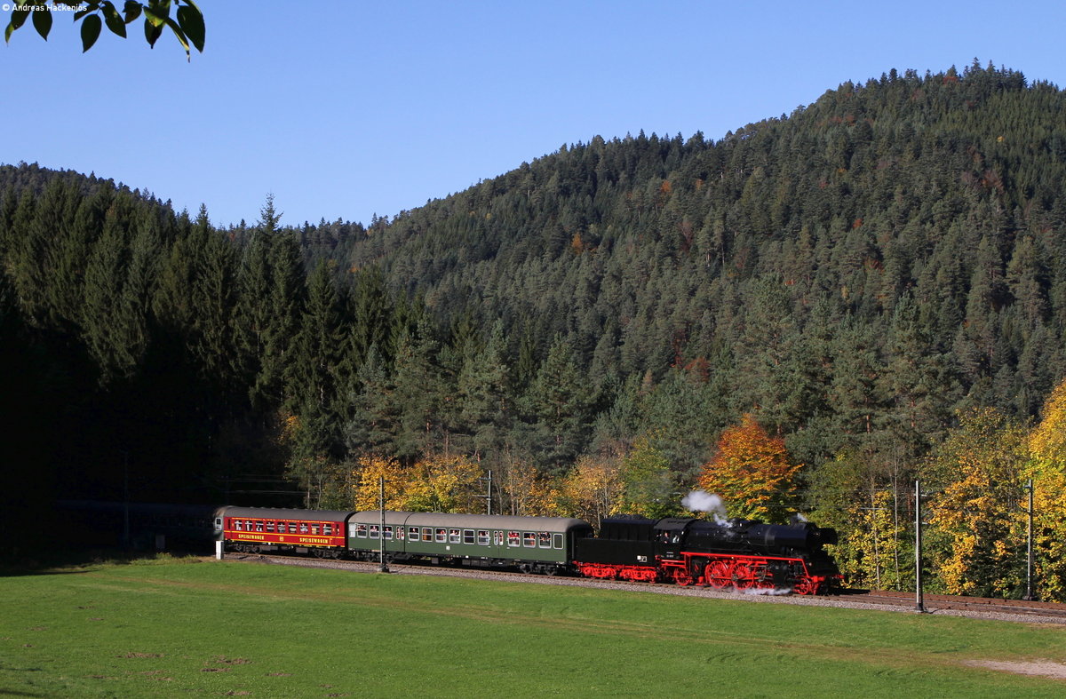 23 1097 und 52 7596 mit dem DPE 24267 (Hausach - Tübingen Hbf) bei Niederwasser 15.10.17