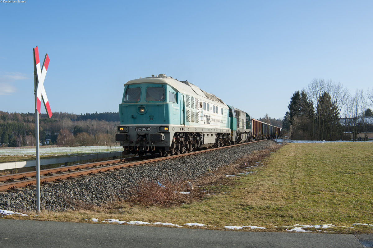 232 002-8 und 272 204 mit einem Abraumzug Richtung Gera bei Mehltheuer, 16.02.2018