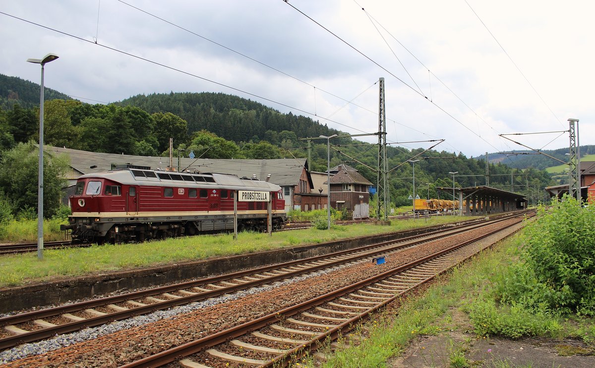 232 088-5 (EFW) hier dem Wegsetzen von einem Bauzug am 05.08.16 in Probstzella.