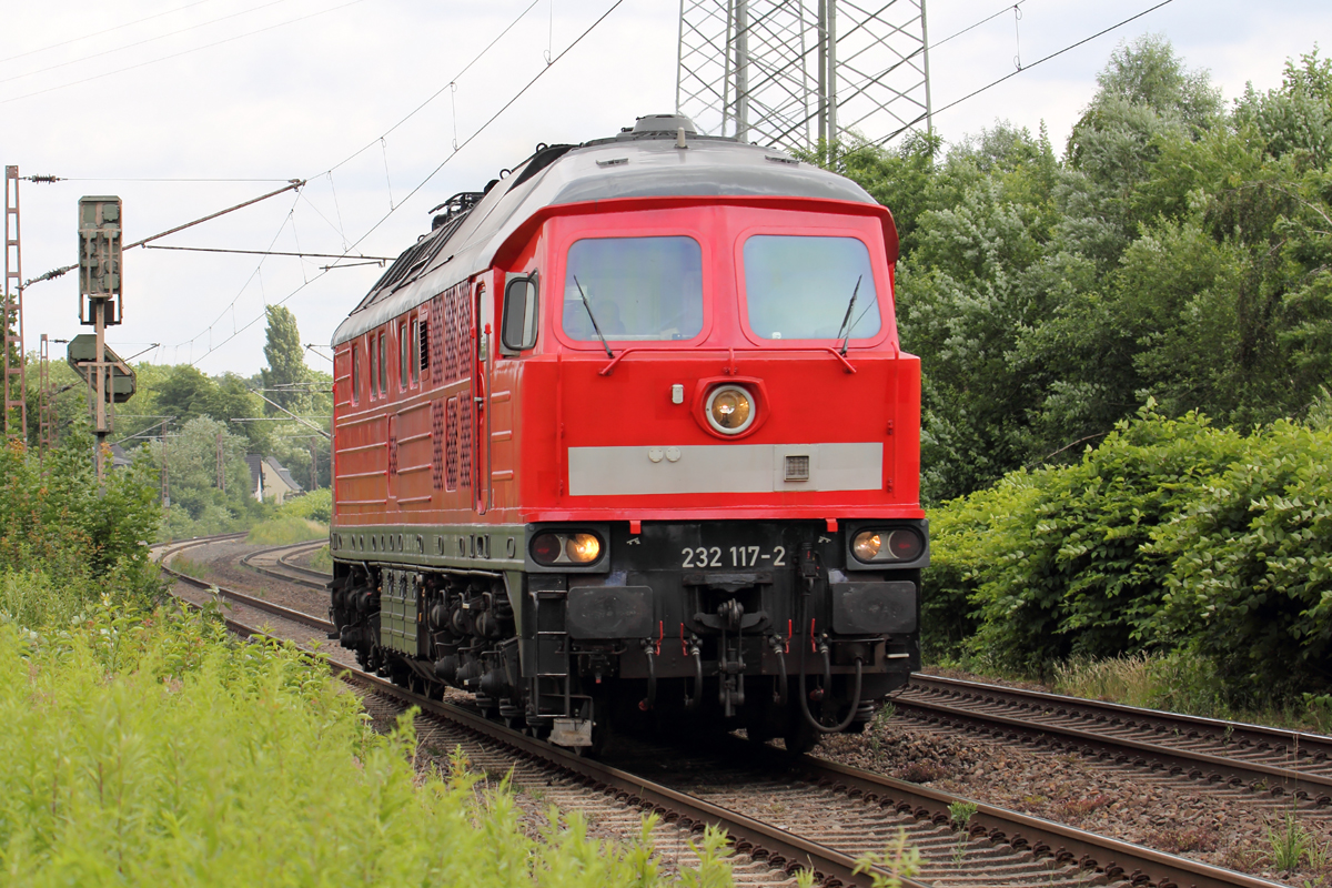 232 117-2 durchfährt Gelsenkirchen-Bismarck 29.6.2016