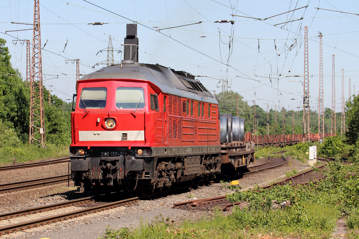 232 117-2 verlässt nach dem Kopf machen den Rangierbereich in Recklinghausen-Ost 26.5.2017