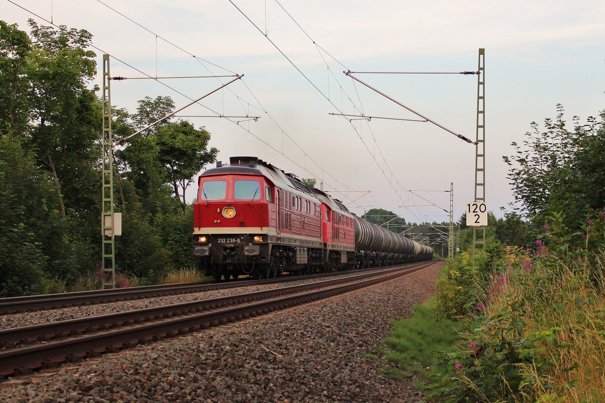 232 238-6 und 232 416-8 (LEG) fuhren am 19.07.17 einen Kesselzug von Stendell nach Sand Hafen. Hier ist der Zug bei Plauen/ V. zu sehen.