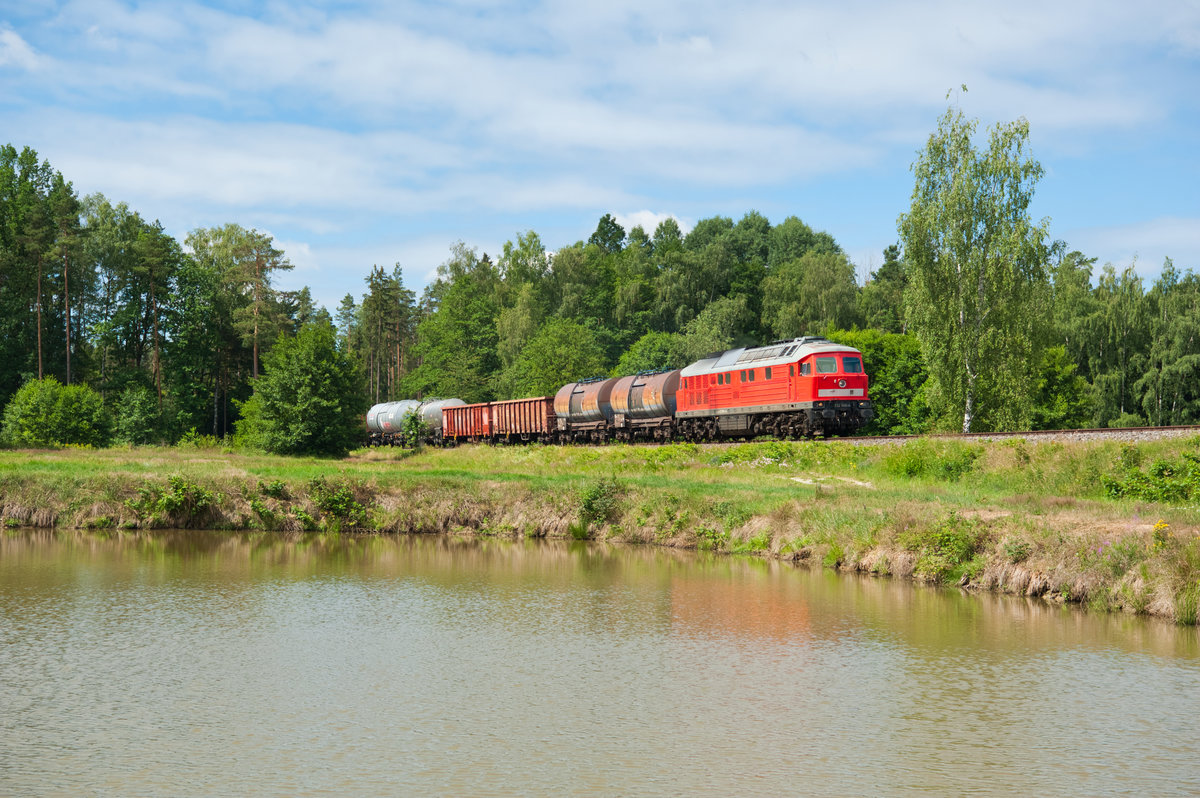 232 569 mit dem EZ 51716 von Nürnberg Rbf nach Senftenberg bei Wiesau, 18.06.2018