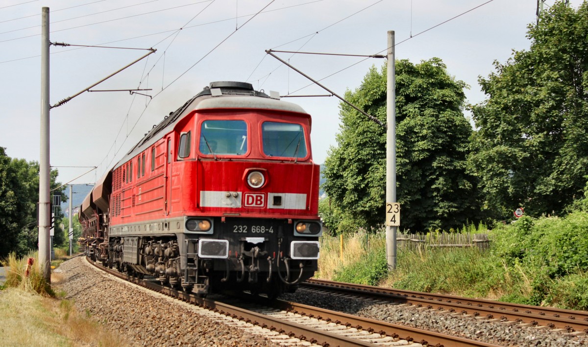 232 668-4 mit einem Güterzug durch Jena in Richtung Norden. 24.07.13