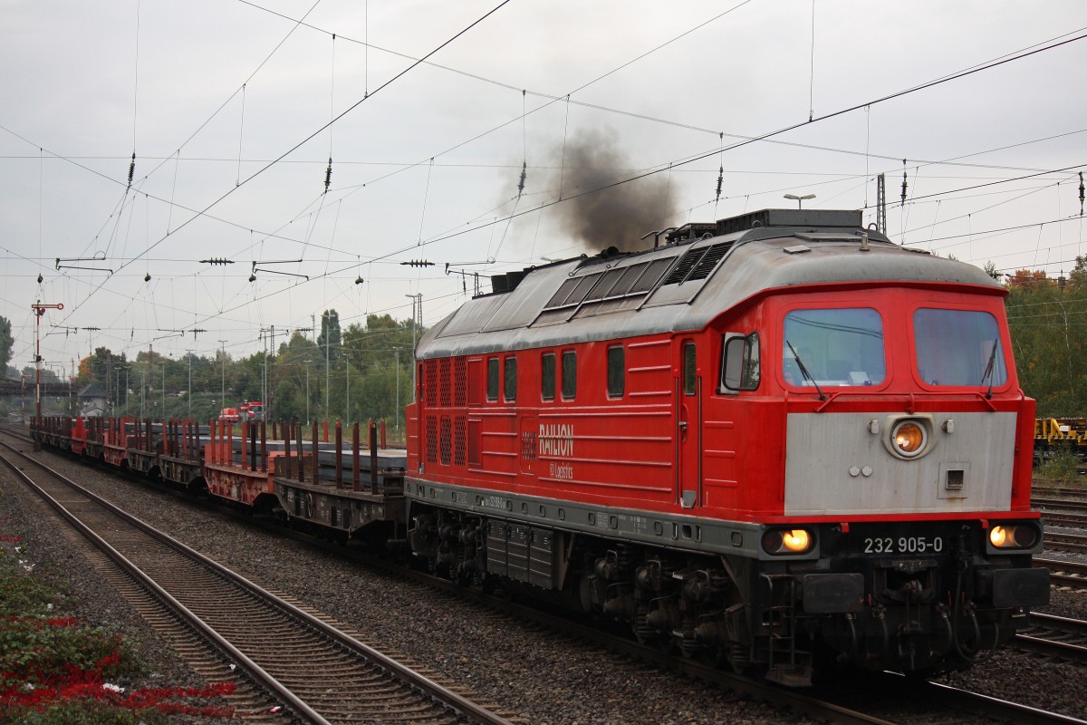 232 905 am 9.10.13 mit einem Brammenzug in Düsseldorf-Rath.