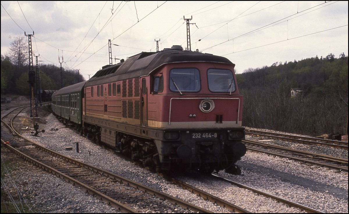 232464 war am 26.4.1992 um 14.37 Uhr vor dem N 8936 nach Leinefelde bei Blankenheim unterwegs.