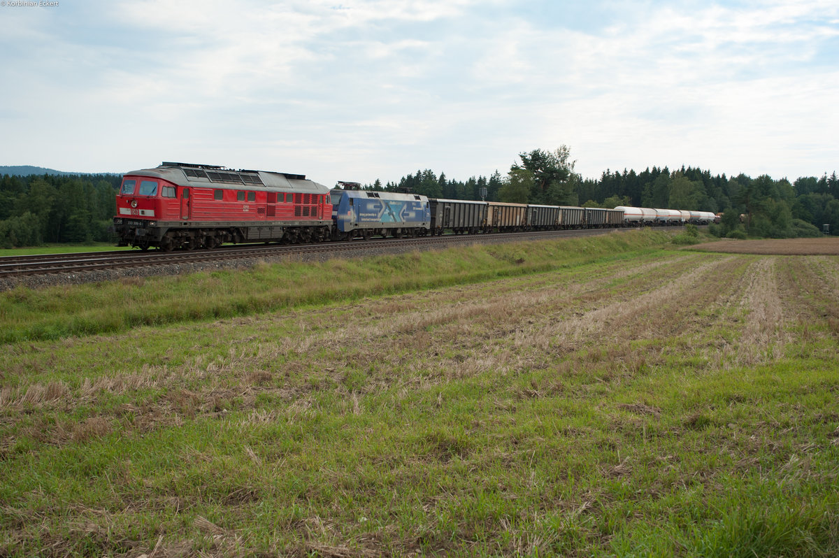 233 306 und 152 136  Albatros Express  mit dem EZ 51724 von Nürnberg nach Leipzig bei Waldershof, 17.08.2017