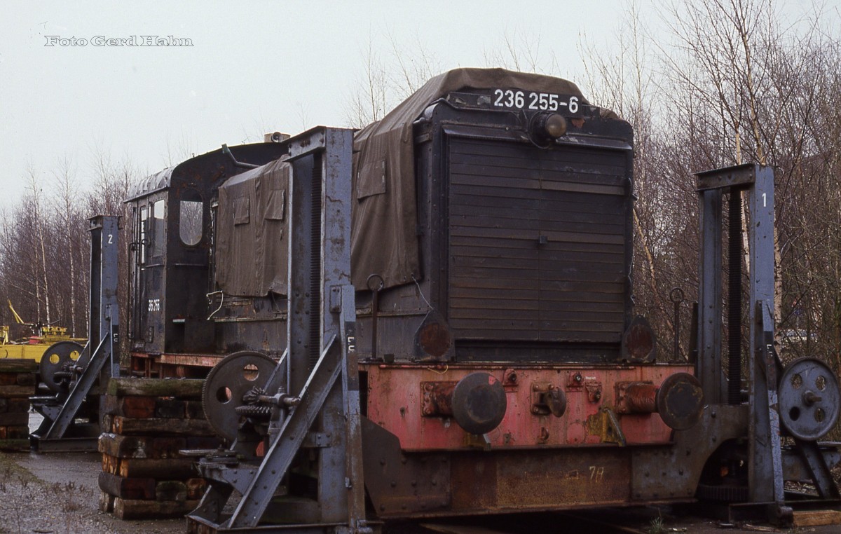 236255 am 4.3.1988 in Wesel. Die Lok befand sich damals im Besitz des Vereins Historischer Schienenverkehr Wesel e. V.!
