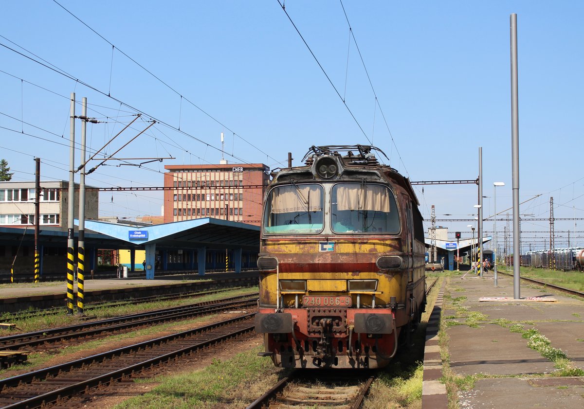 240 086-9 zu sehen am 18.05.18 in Cheb.