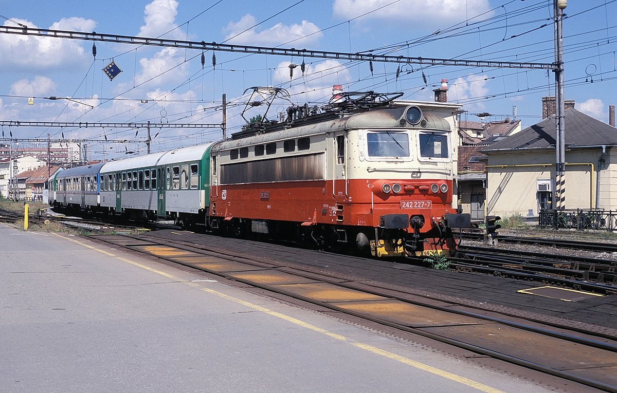 242 227  Brno hl n  18.05.11