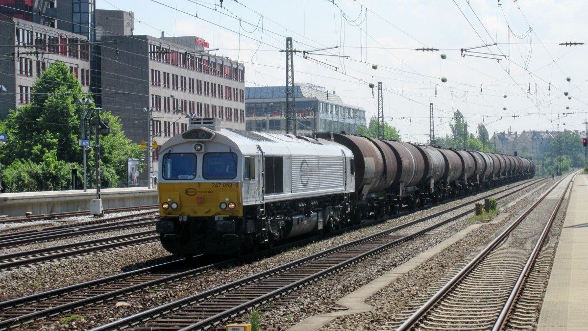 247 059-9 der ECR kam am 16.5.15 mit einem Kesselzug Richtung München-Laim gefahren