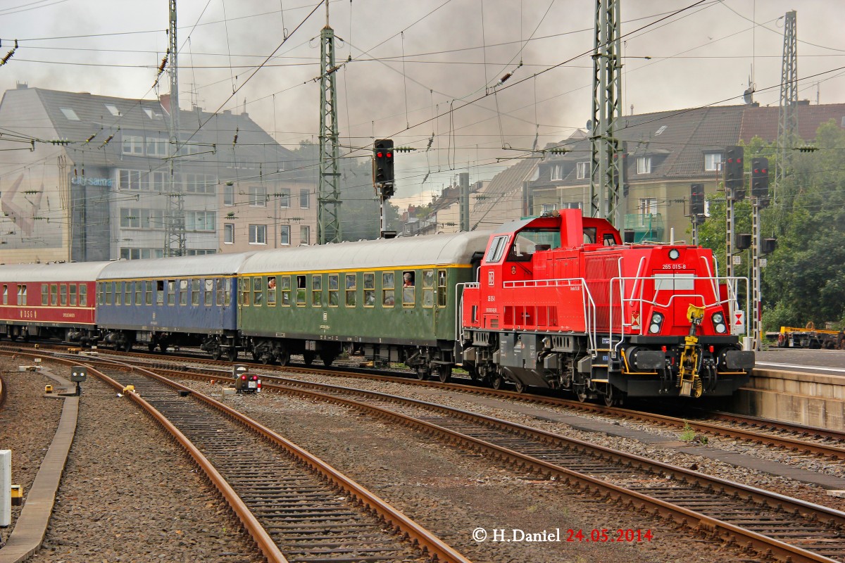 265 015-8 Voith Gravita am Schluss des Zuges am 24.05.2014 in Düsseldorf Hbf und fuhr weiter nach Boppard.
