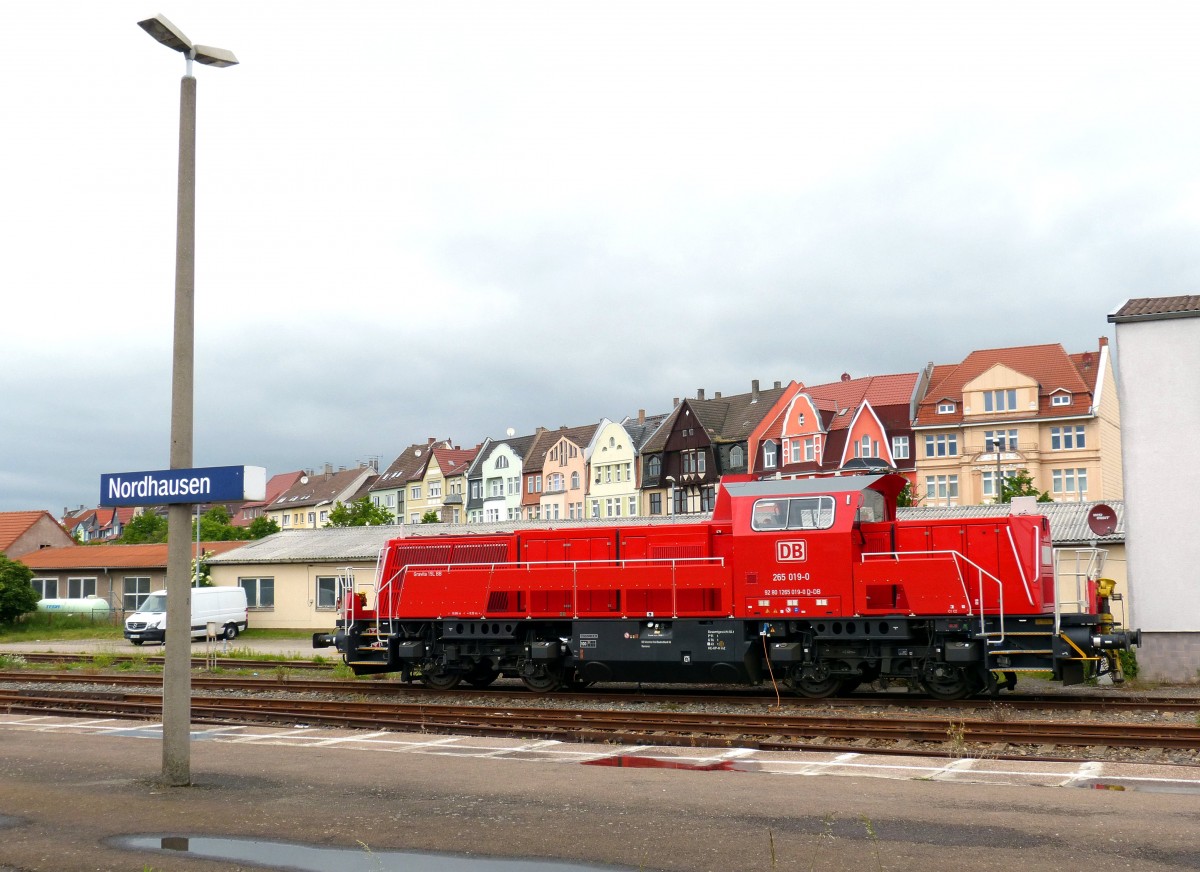 265 019-0 tankt Strom am 29.05.2014 in Nordhausen