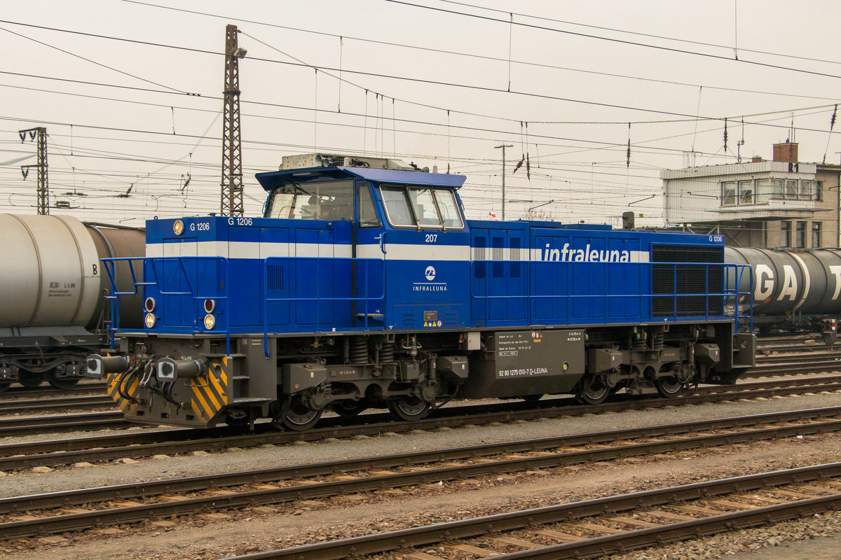 275 010-7 (Lok  207  von Infraleuna) im Bahnhof Großkorbetha am 20. Februar 2018. 