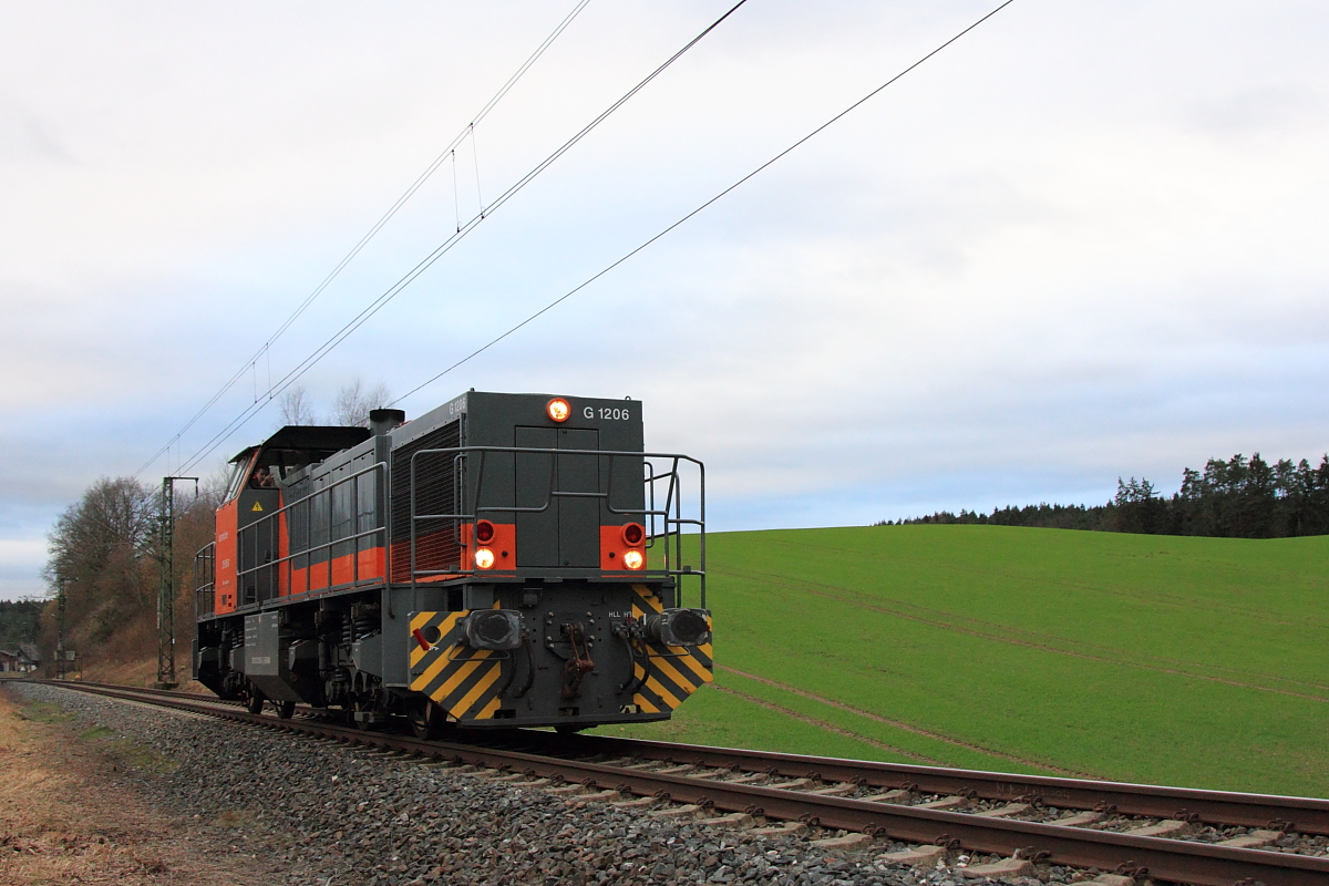 275 805-0 Sonata bei Seehof am 22.02.2015.