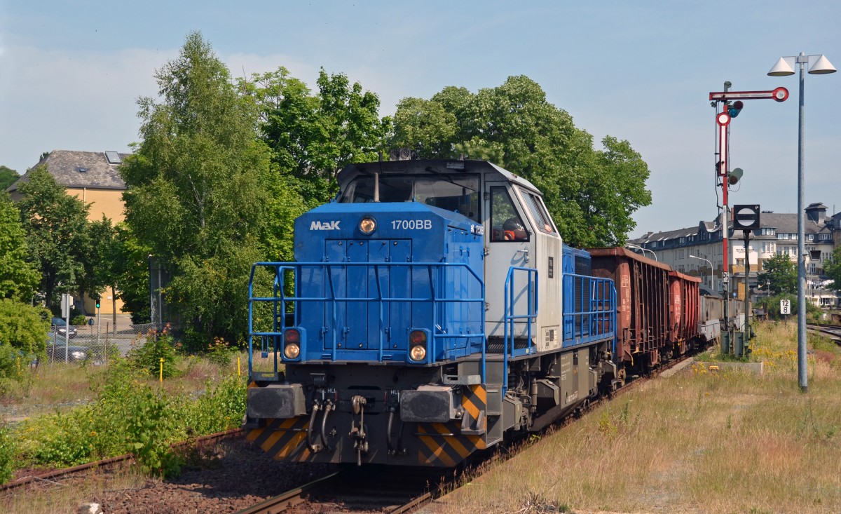 277 005 bespannte am 03.07.15 einen Stahlzug vom Stahlwerk Ilsenburg nach Beddingen. In Goslar wurde er über das Nebengleis geführt.