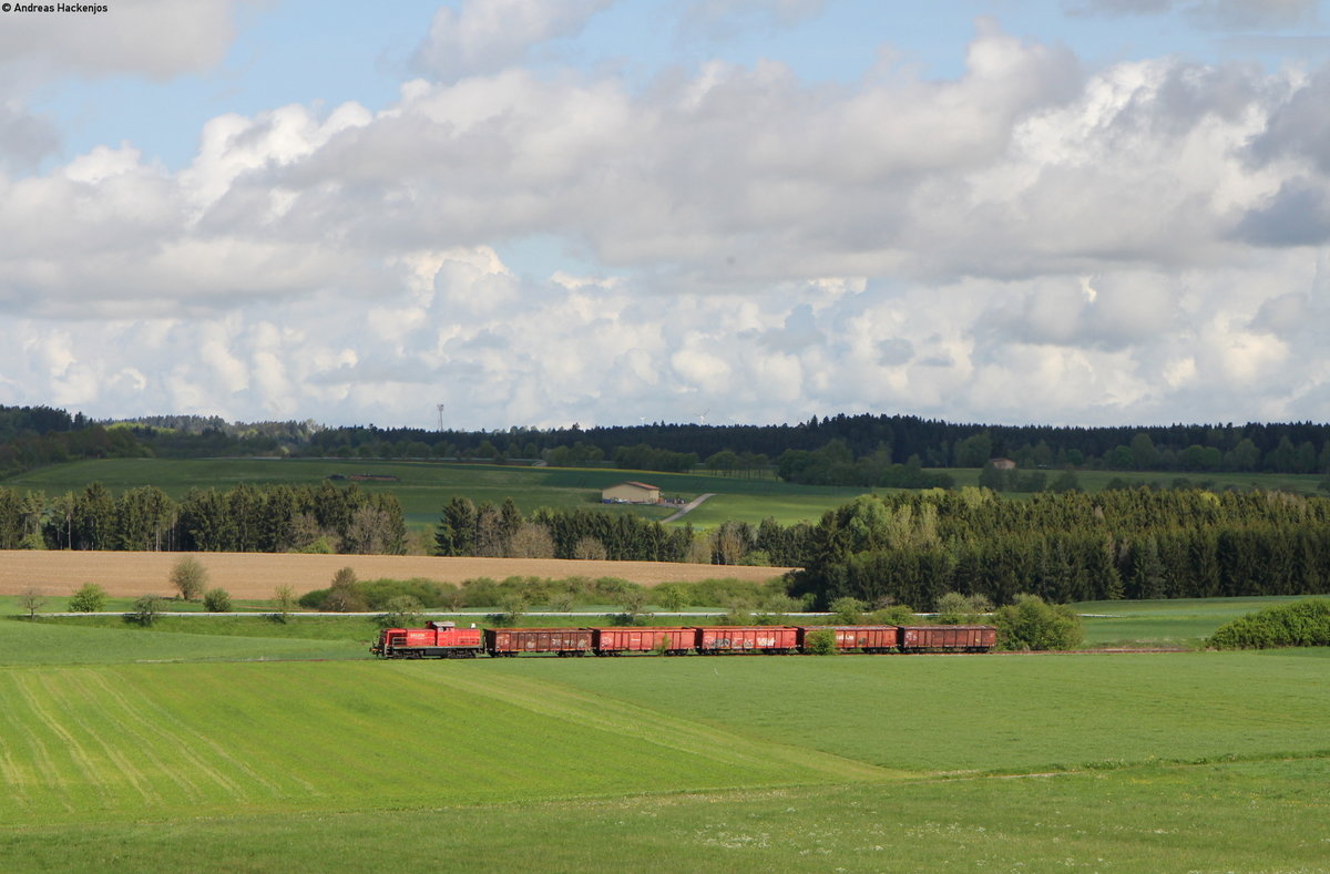 294 588-9 mit dem EK 55840 (Deißlingen-Villingen(Schwarzw)) bei Deißlingen 15.5.17