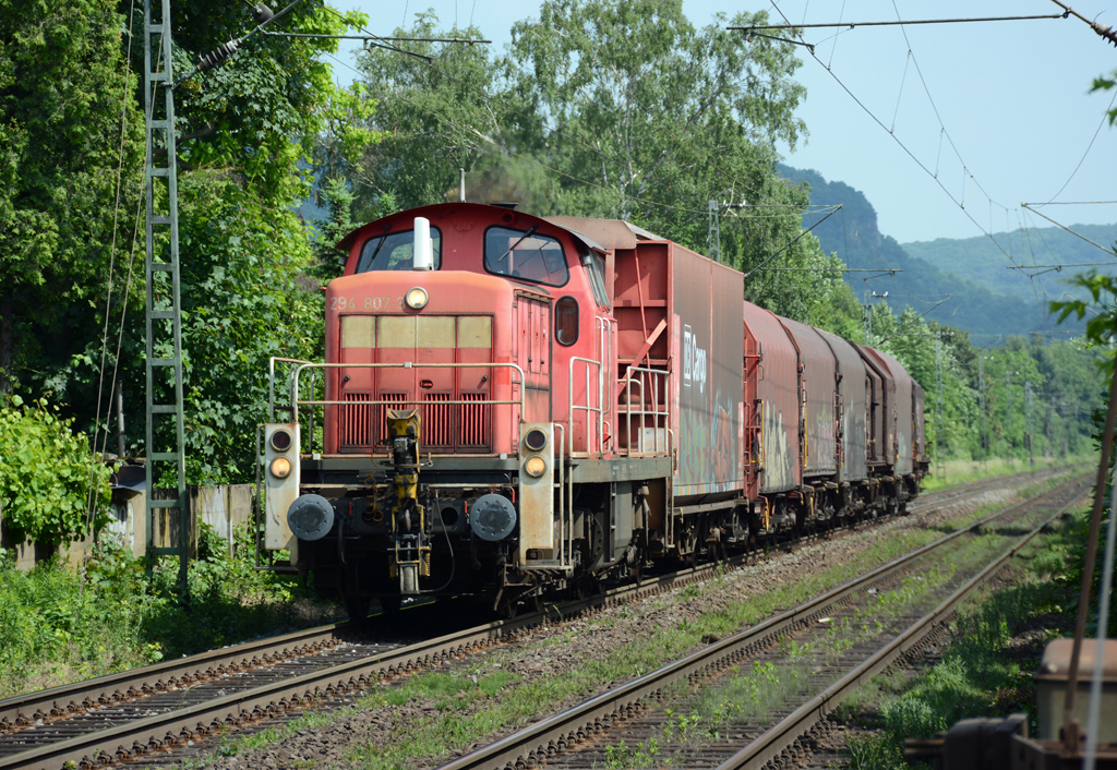 294 807-3 mit Güterwagen durch Bonn-Beuel - 09.06.2016