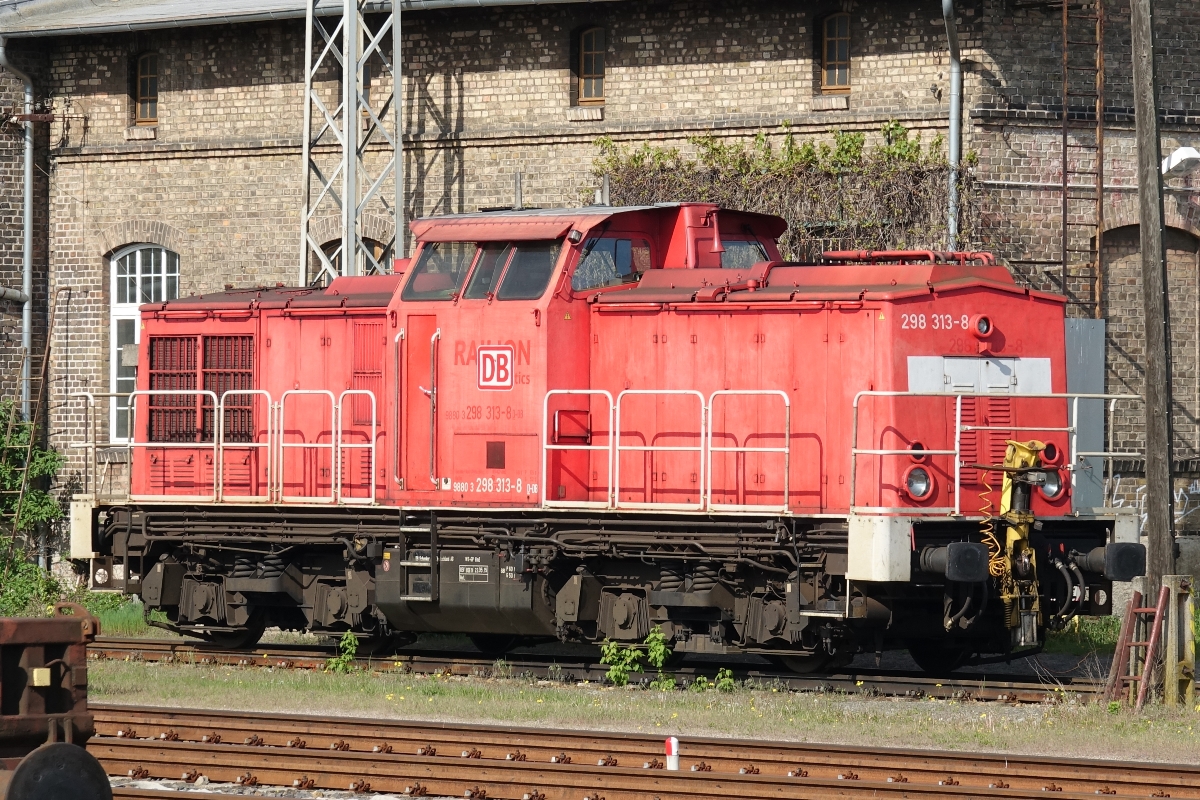 298 313-8 stand am 11.05.2017 in Eberswalde Hbf.