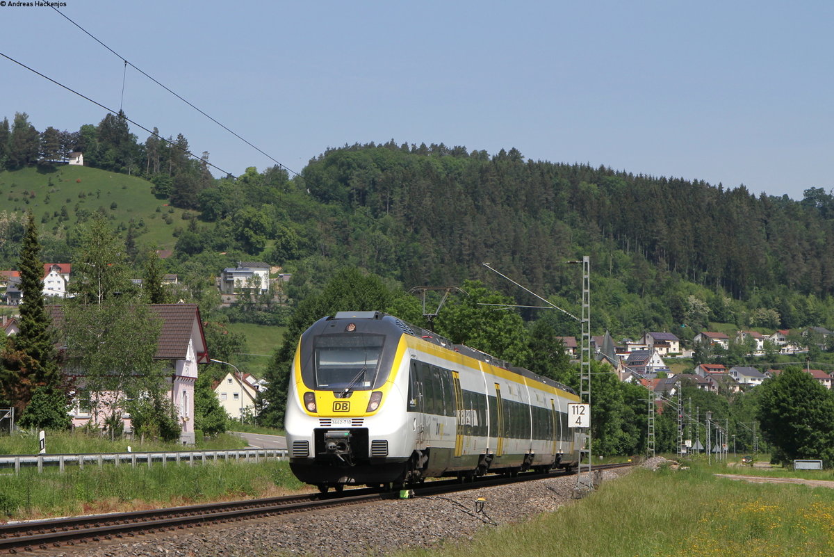 3442 210 als RE 17655 (Stuttgart Hbf-Rottweil) bei Epfendorf 28.5.18