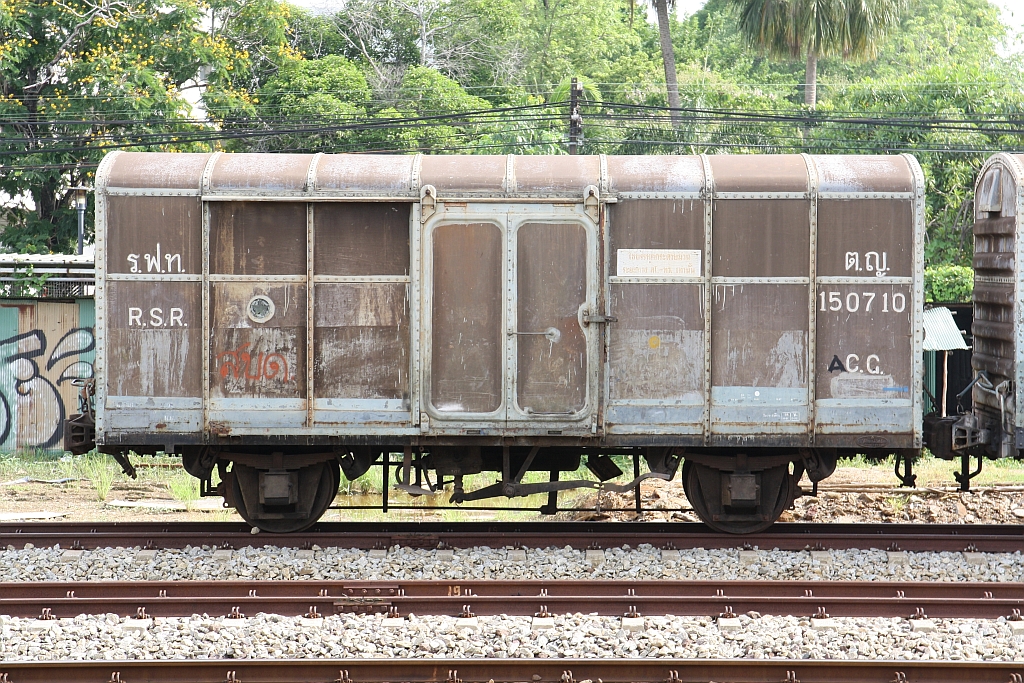 ต.ญ.150710 (ต.ญ.=C.G./Covered Goods Wagon) am 14.Mai 2017 im Bf. Hua Takhe.