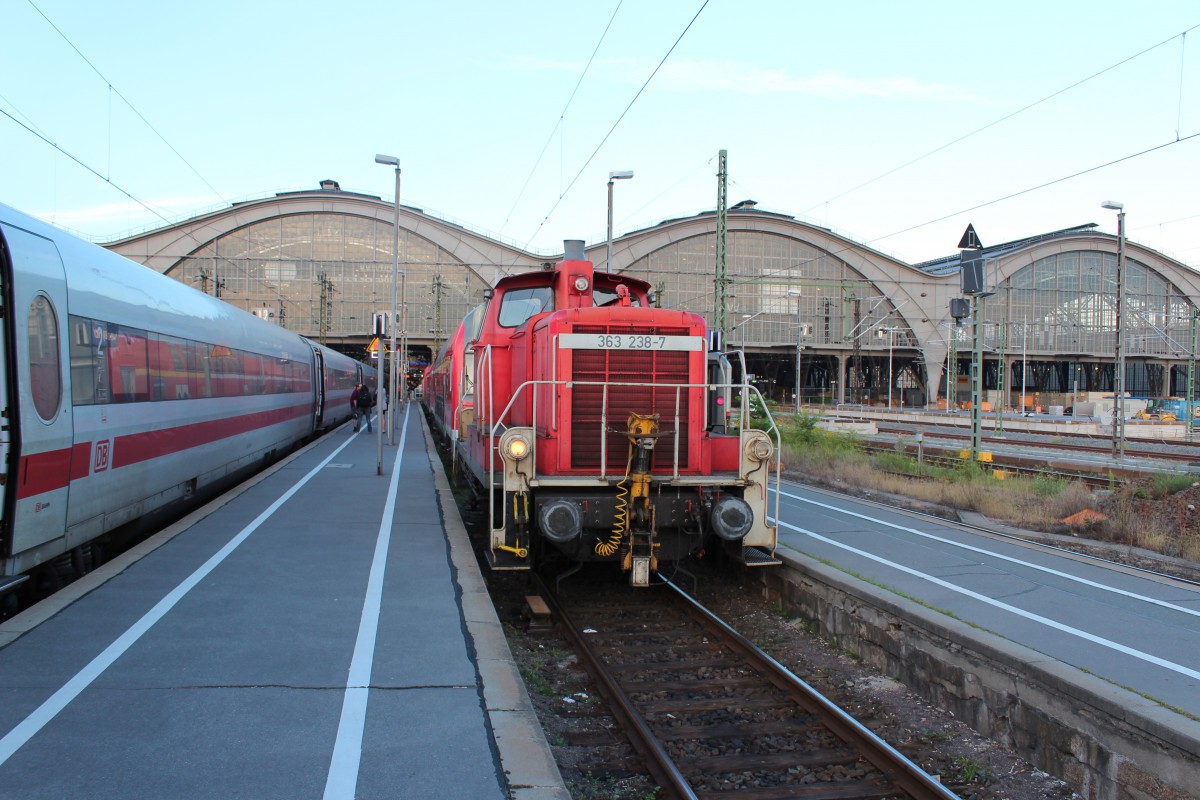 363 238-7 steht 02.08.2013 mit einem Regionalzug in Leipzig Hbf.