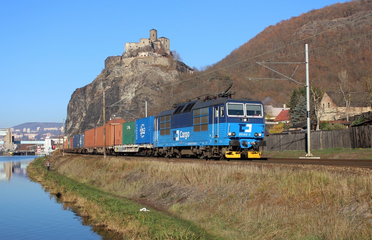 372 012-5 zu sehen am 17.11.18 in Ústí nad Labem-Střekov. 